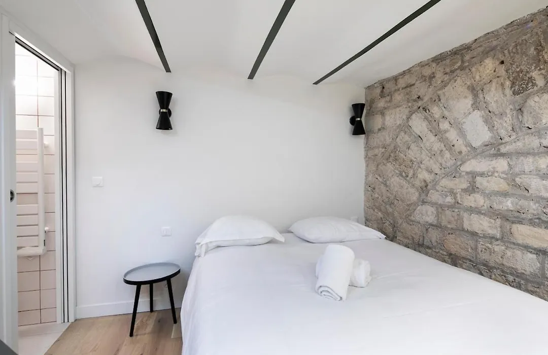 Studio In Montmartre-1